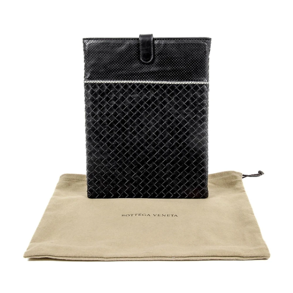 Bottega Veneta Luxe Leren Tablethoes Stijlvol Ontwerp Black Unisex