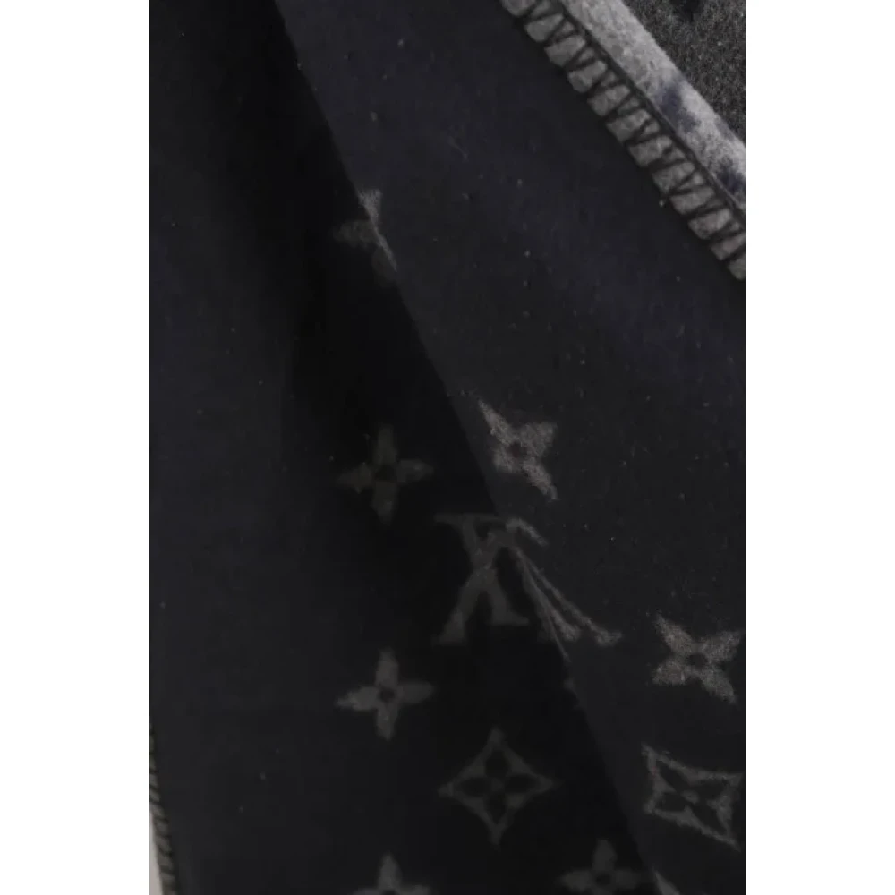 Louis Vuitton Vintage Pre-owned Fabric scarves Gray Dames