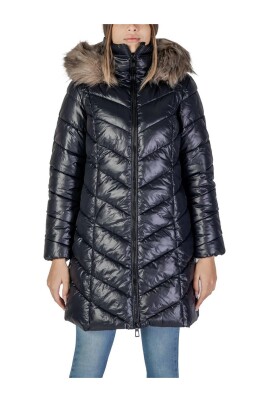 collection-de-vestes-et-manteaux-en-polyamide