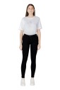 slim-and-super-skinny-jeans-model-xw000123