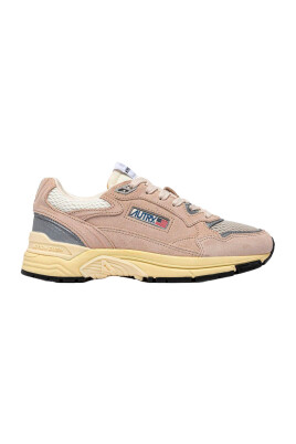 baskets-blanches-a-lacets