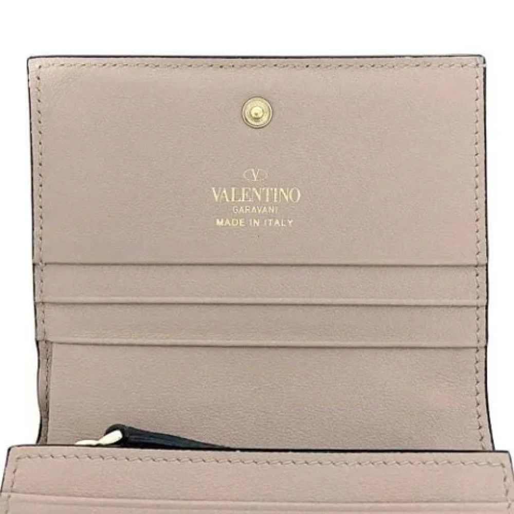 Valentino Vintage Pre-owned Leather wallets Beige Dames