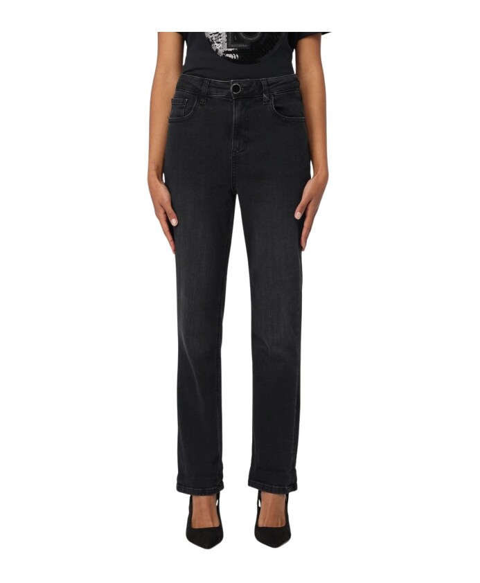 straight-fit-jeans-for-men