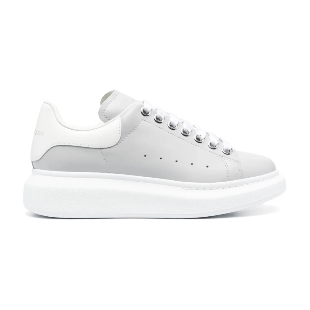 Alexander McQueen Grijze Logo Sneakers Oversized Stijl Dames Schoenen Grijs