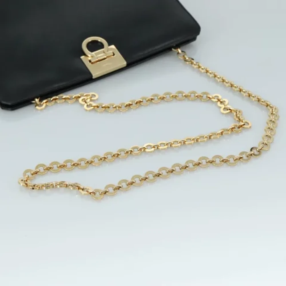 Salvatore Ferragamo Pre-owned Leather shoulder-bags Black Dames