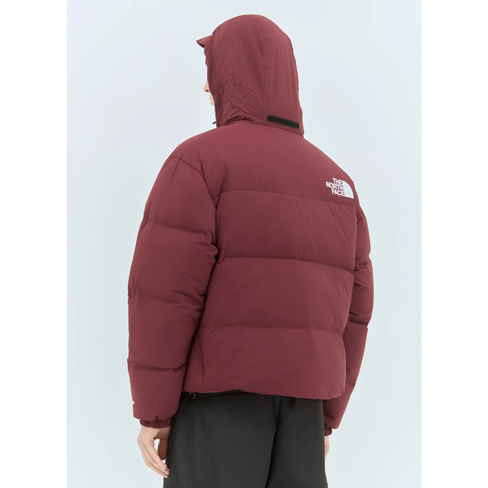 The North Face Geborduurde Nuptse Donsjas Red Heren