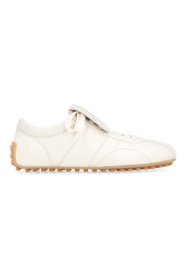 sneakers-en-cuir-avec-crampons-en-caoutchouc