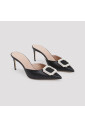 mules-en-satin-noir-talons