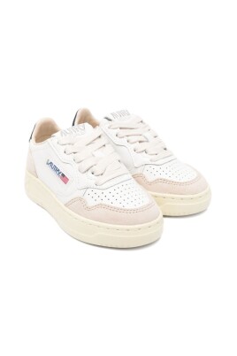 sneakers-blanches-pour-garcons