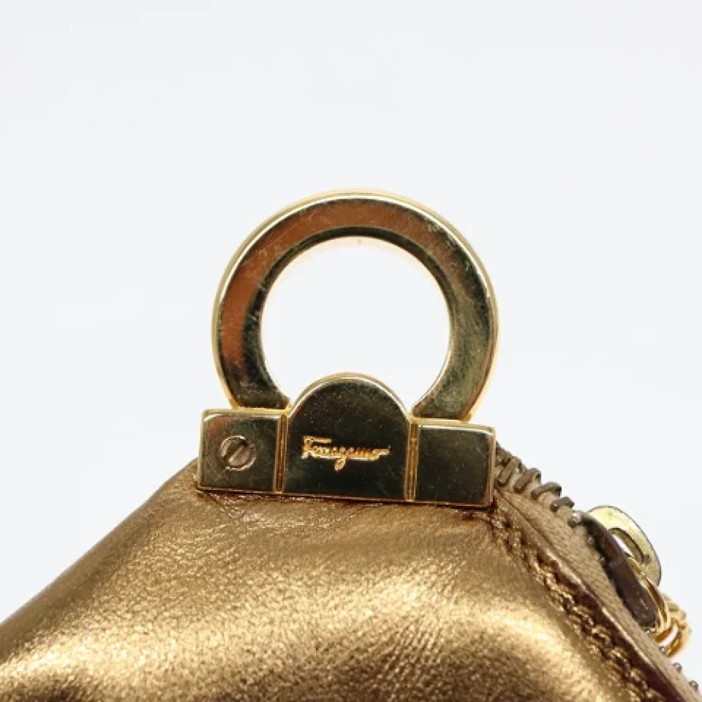 Salvatore Ferragamo Pre-owned Leather wallets Yellow Dames