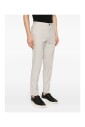 pantalon-gris-avec-fermeture-cachee