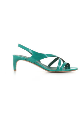 gron-patentlaeder-sandaler