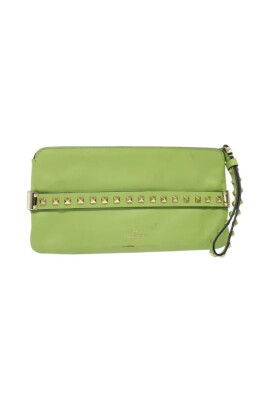 pre-owned-leather-clutches