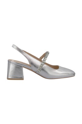 shoe-with-rhinestones-strap