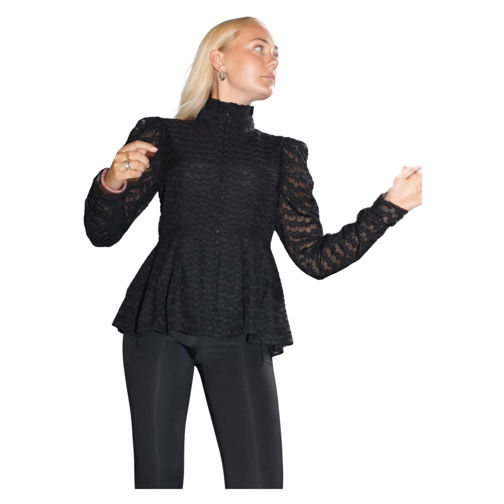 Cras Gestippelde Peplum Blouse met Pofmouwen Black Dames