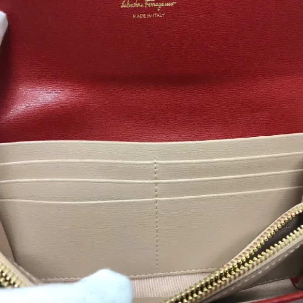 Salvatore Ferragamo Pre-owned Leather wallets Red Dames