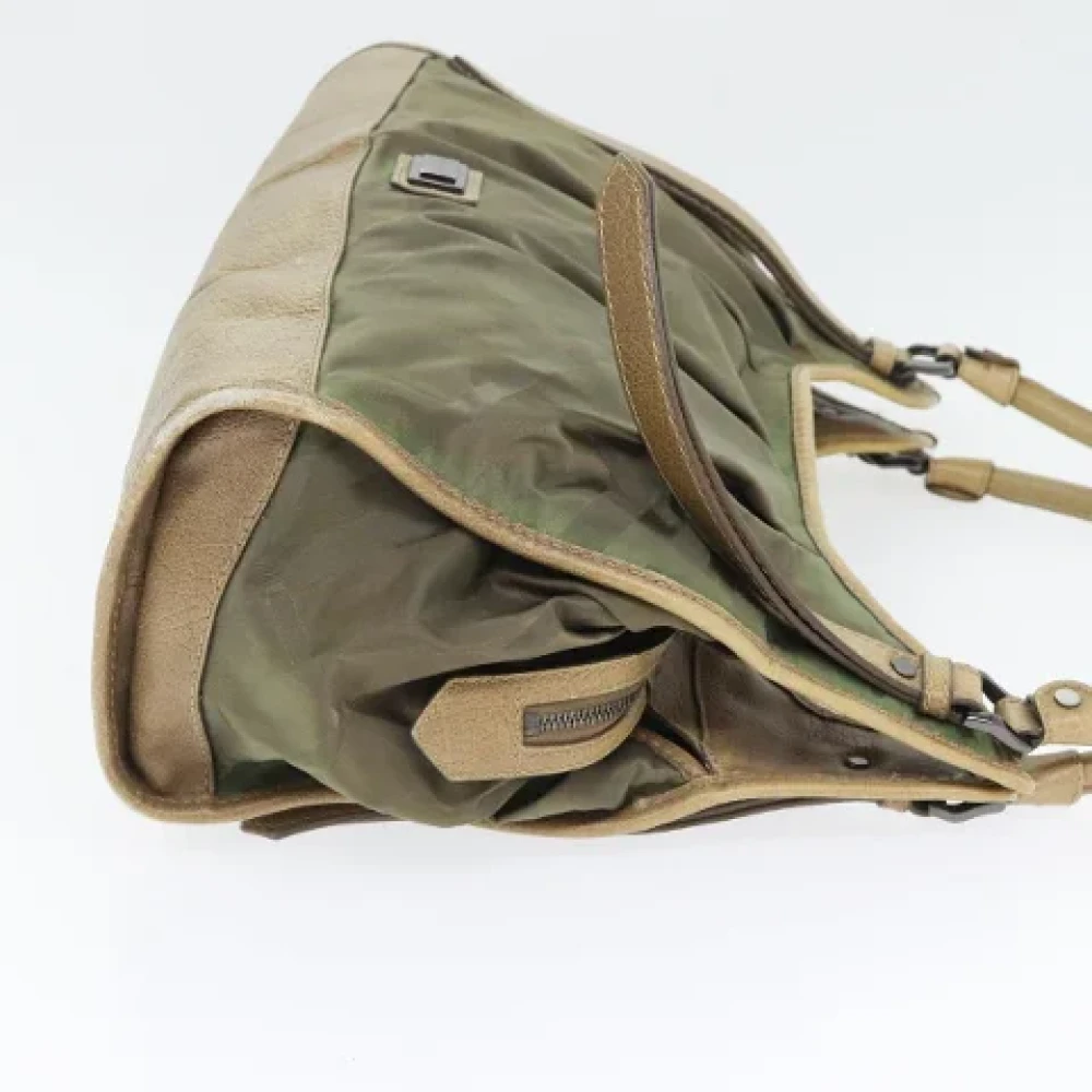 Burberry Vintage Pre-owned Nylon shoulder-bags Gray Dames