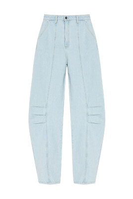 high-rise-cargo-jeans-with-stitched-detailing