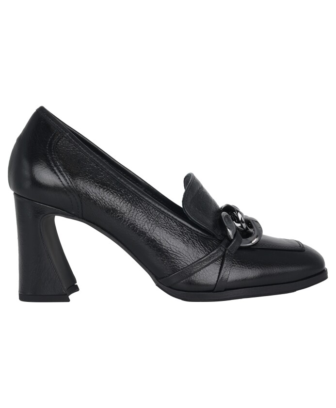 escarpin-noir-en-cuir-verni-a-talon-haut
