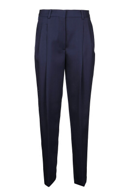 navy-chinos-for-stylish-women