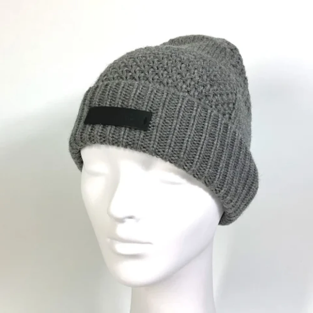 Louis Vuitton Vintage Pre-owned Wool hats Gray Dames