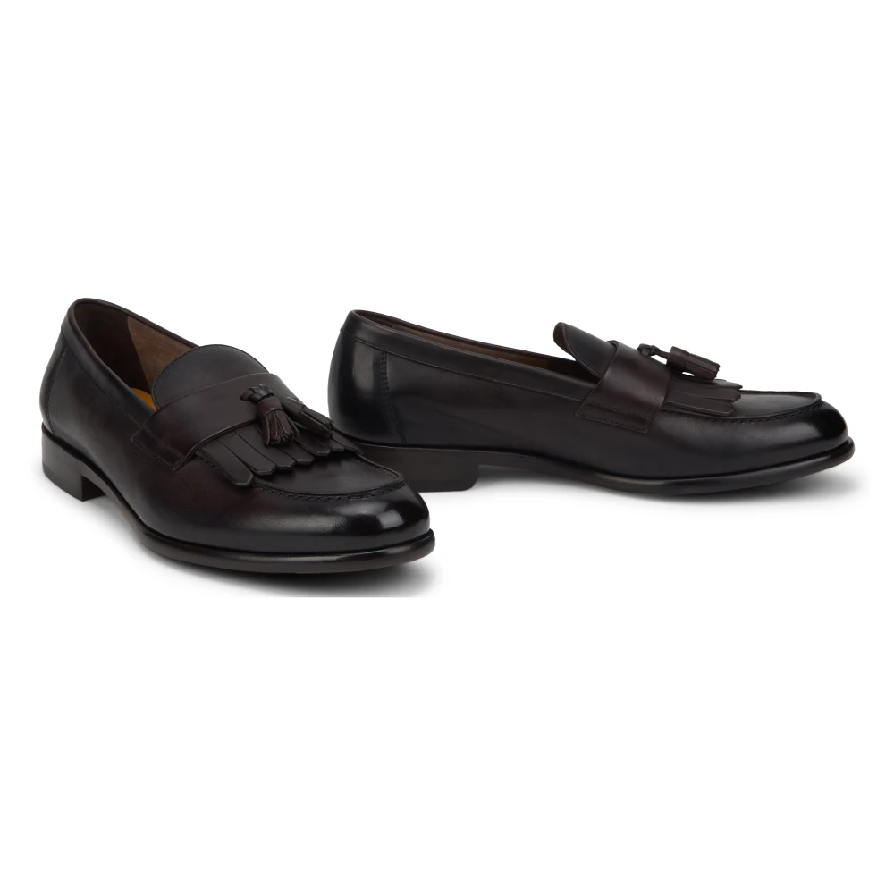 Doucal's Tassel Loafer