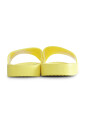 mules-en-caoutchouc-jaune-avec-logo-blanc