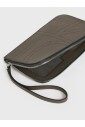 monogram-leren-pols-pouch