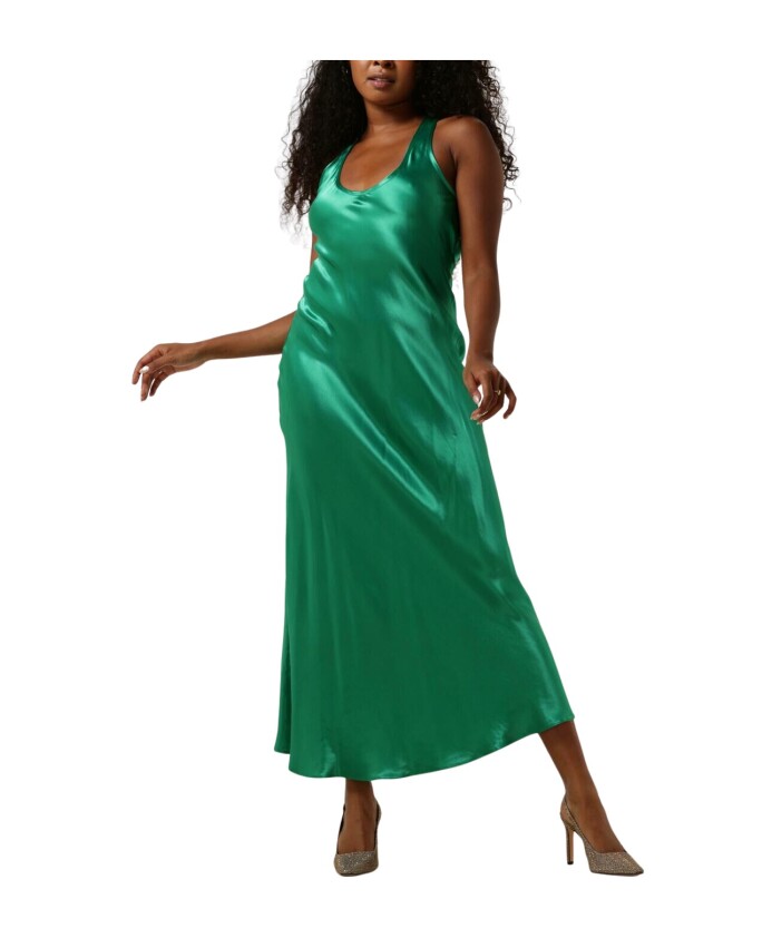 groene-midi-jurk-veelzijdig-elegant-stijl