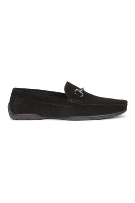 Herr slip-on mockasiner gjorda av mocka läder.Denna produkt har stor storlek.