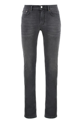 svarta-skinny-jeans-med-logonitar