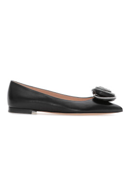 black-leather-ballerinas