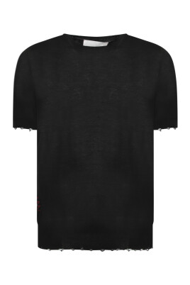 black-t-shirt-for-men-stylish-comfort