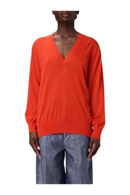 pull-luxueux-rouge-en-tricot-cable