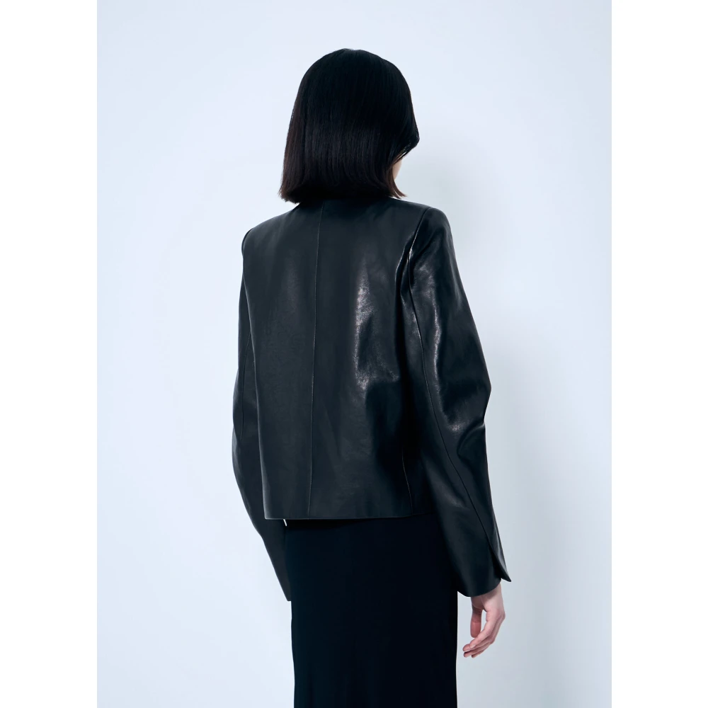 Khaite Glad leren knoopjasje Black Dames