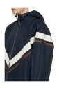 veste-coupe-vent-a-capuche
