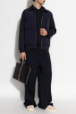 veste-isolee-fabriquee-a-partir-de-materiaux-combines