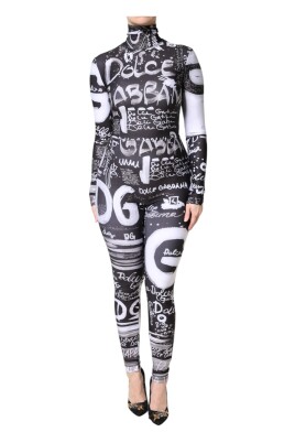 robe-combinaison-noire-moulante-a-col-roule-et-logo