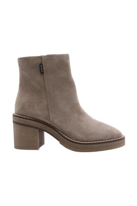 bottines-elegantes-avec-brochet