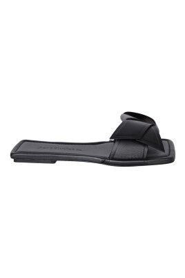 sandales-noires-chic-avec