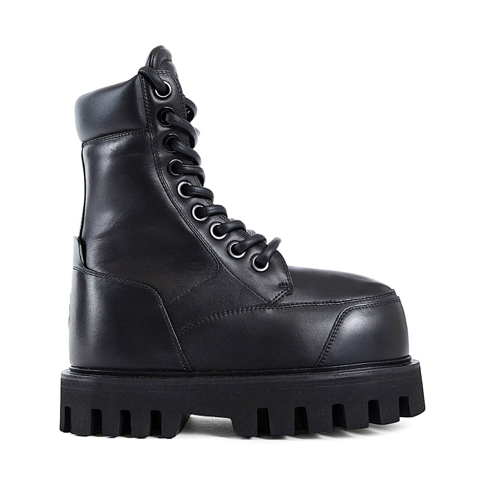 Alexander McQueen Boots • Shop Boots from Alexander McQueen online at Miinto