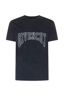 embroidered-logo-patch-t-shirt