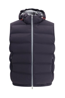 gilet-en-duvet-elegant-avec-capuche