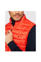 veste-sans-manches-ecarlate-audacieux