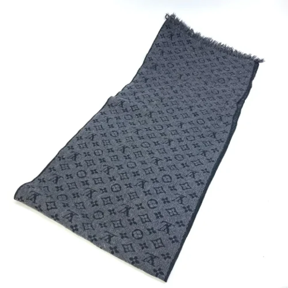 Louis Vuitton Vintage Pre-owned Wool scarves Gray Dames