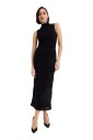 robe-maxi-noire-avec-design-en-dentelle