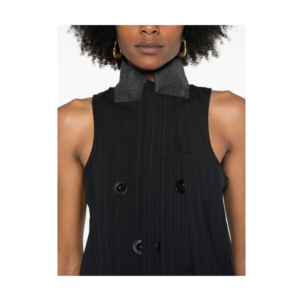 Sacai Zwarte Mouwloze Jurk met Pinstripe en Plooien Black Dames