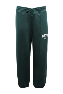 green-sweatpants-with-crossed-belt