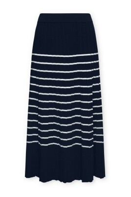 longuette-skirt-pleated-and-striped