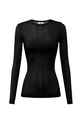 blouse-noire-boutonnee
